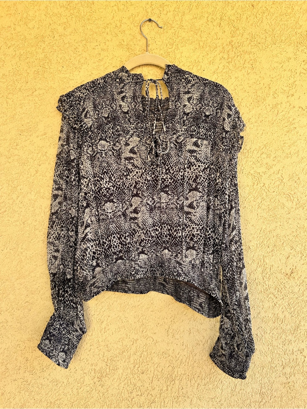 Free People Roma Snakeskin Print Smocked High Neck Blouse Size L - Picture 7 of 9